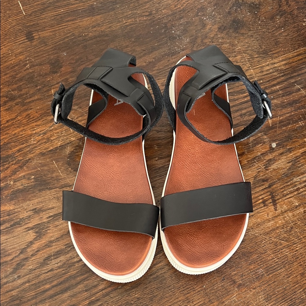 MIA Black and Tan Women's Sandals - Picture 3 of 5